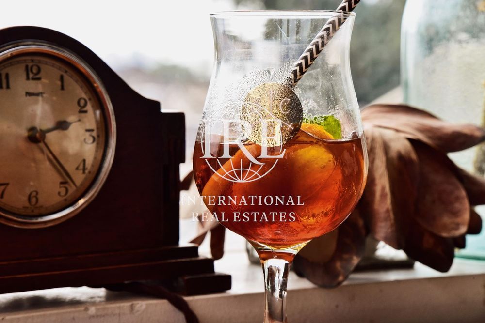 Продава се Заведение в Варна, Център - 72 кв.м за 1417 €/кв.м - Снимка #2