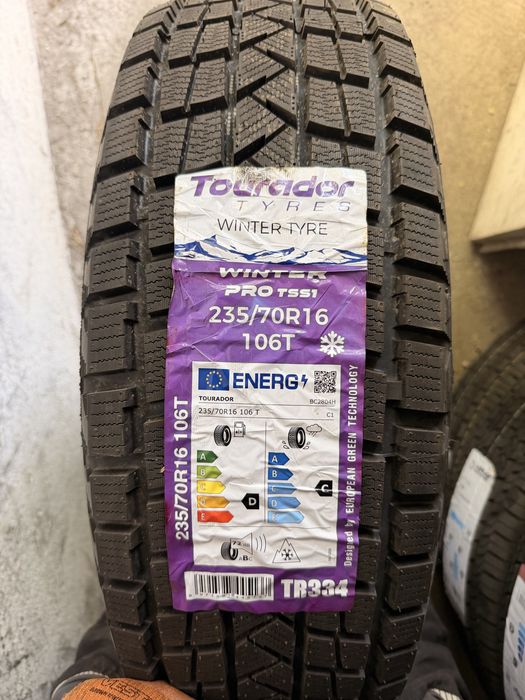 235 70 16 зимни Tourador