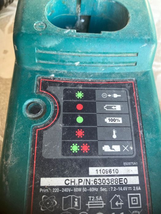 Baterii 18 v Bosh si Makita 14,4 v cu incarcator