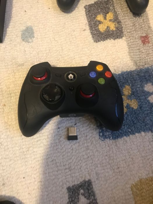 PlayStation 4 спешно се продава с две игри и два контролера