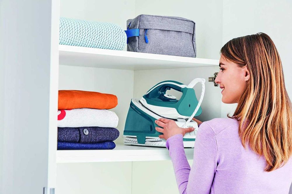 Парна станция за гладене Calor Express Essential, 2200W, парогенератор