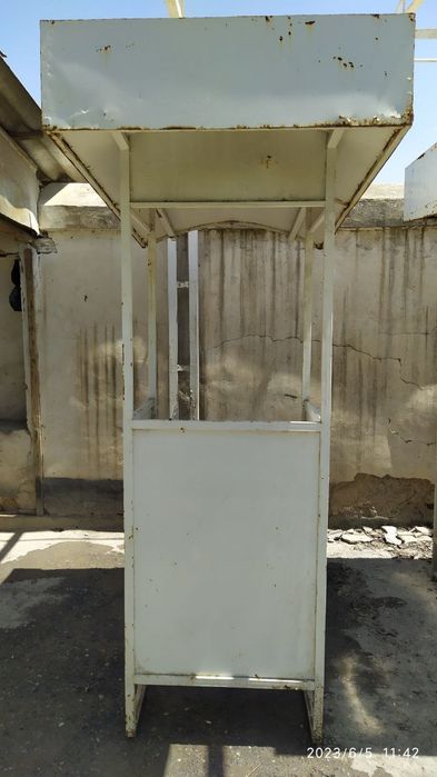 Temirdan yasalgan budka sotiladi