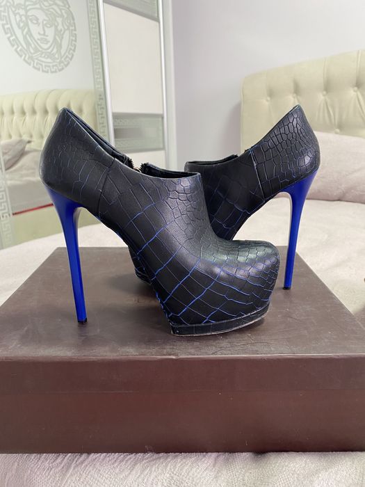 Продаются ботильоны