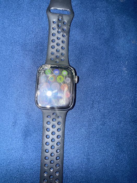 Apple watch se .