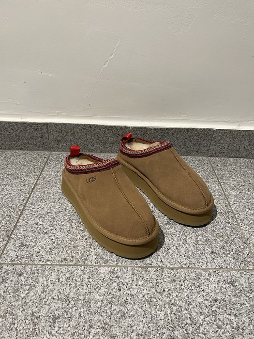 UGG Tazz Sliper Noi (in stoc marimea 37, 38, 39)