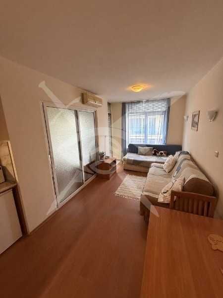 Продава се Двустаен апартамент в София, Хладилника - 46 кв.м за 799 €/кв.м - Снимка #1