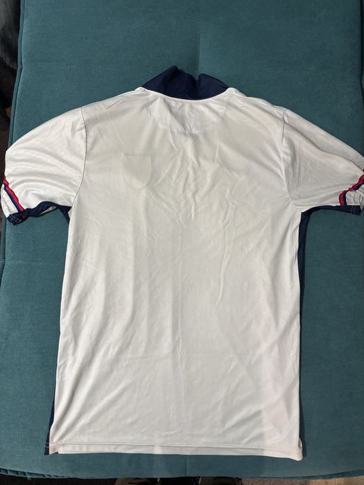 Тениска на националния отбор на Англия