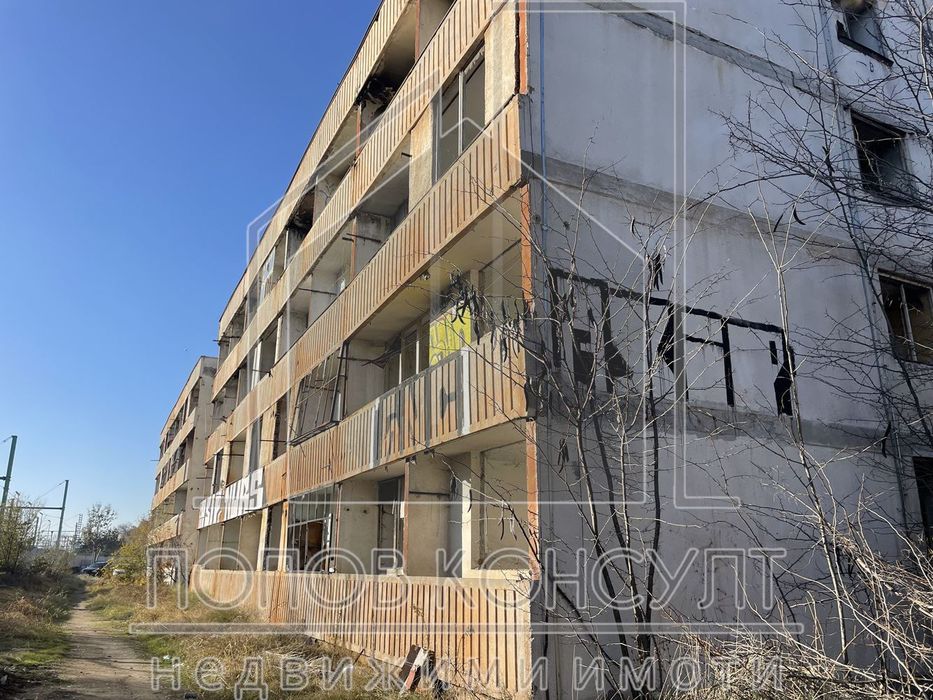 Продава се Хотел в Стамболийски - 4000 кв.м за 500 €/кв.м - Снимка #4