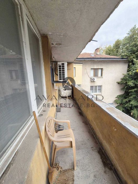 Продава се Тристаен апартамент в Пловдив, Кючук Париж - 100 кв.м за 1306 €/кв.м - Снимка #9