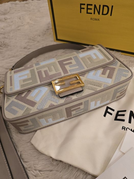 Налична чанта Fendi Baguette