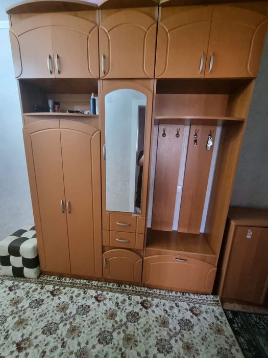 Продам мебель спальня коридор и дверь