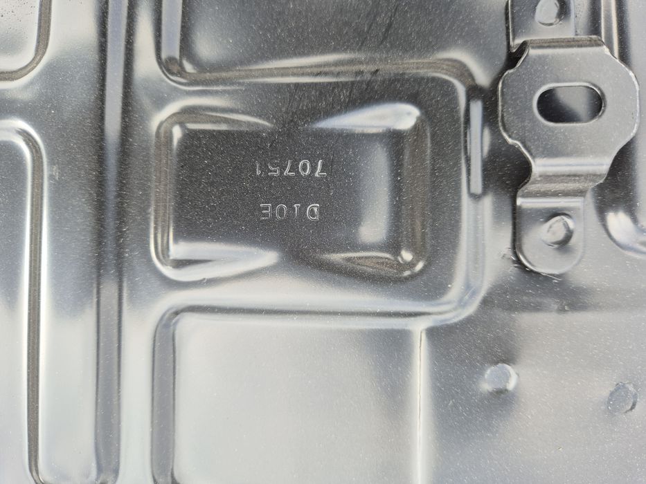 Panou spate Mazda MX3 D10E 70751 Nou OEM