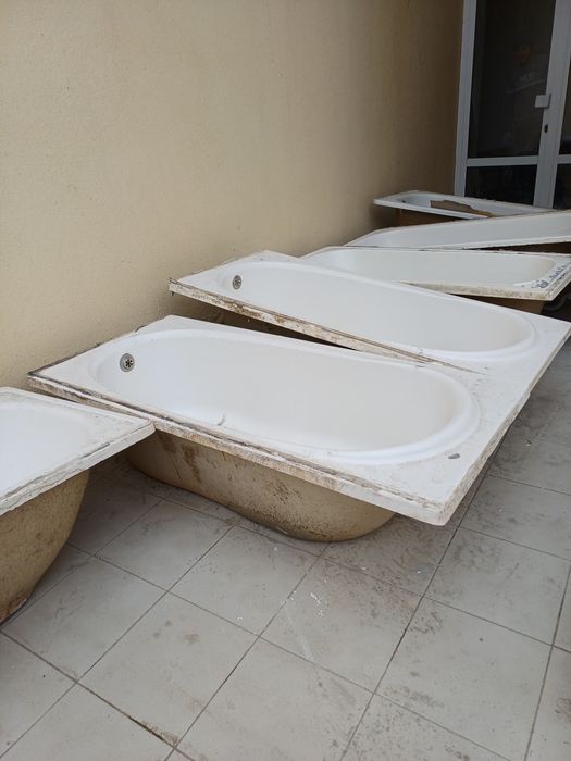 Продаётся Ванна Унитаз Раквня