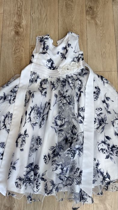 Детское нарядное платье на девочку