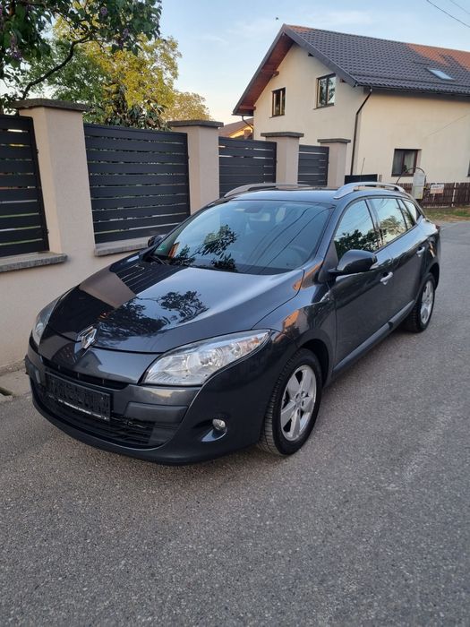 Vând Renault Megane III Motor 1.9 DCi an 2010 euro 5
