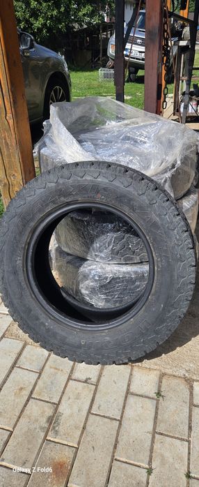 Maxxis Worm drive 205 70 R15