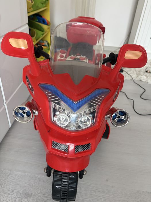 Masinuta  electrica copii