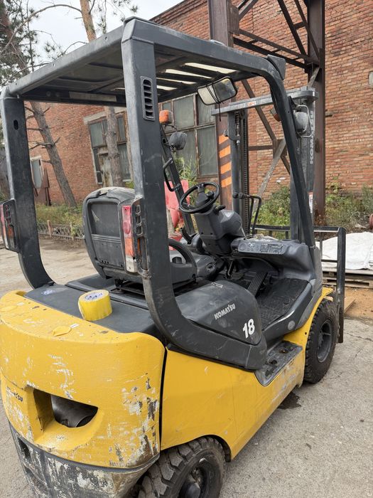 Погрузчик вилочный (кара) Komatsu