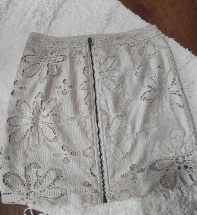 Красив сет, блуза Зара и пола Манго