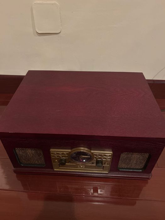 Pachet complet Retro: Pickup / Sistem audio vintage (CD, Radio, AUX) + 31 Discuri Vinil