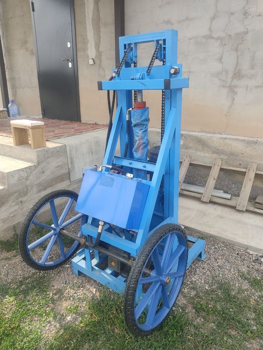 Продам аппарат для бурение скважины.