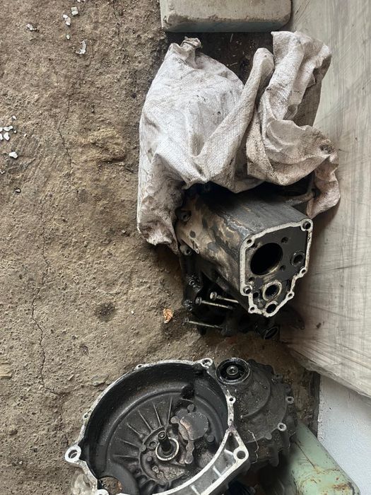 Продам коробку от гольфа 3. 1.8 .