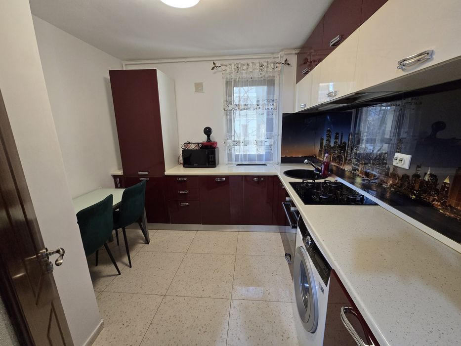 Apartament 3 camere etaj 1