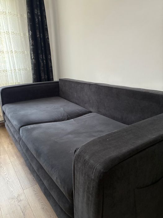 Canapea nouă foarte confortabilă