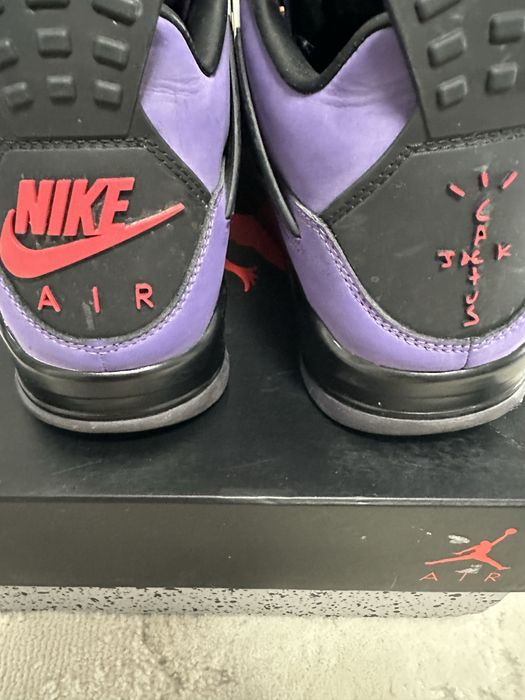 Jordan 4 x Travis Scott mov