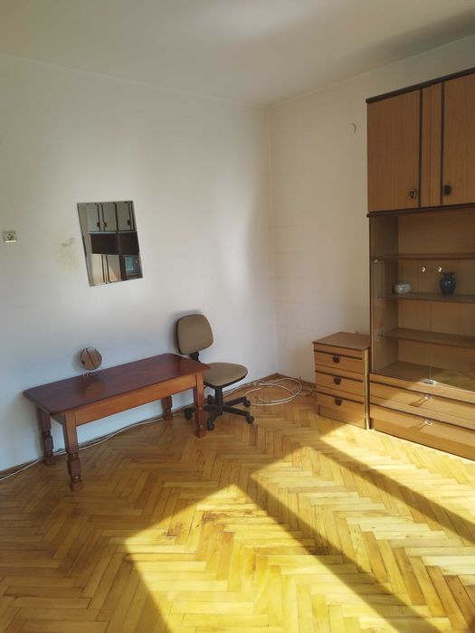 Дава се под наем Тристаен апартамент в Плевен, Идеален център - 90 кв.м за 306 € - Снимка #2