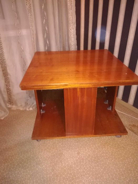 Продам журнальный столик