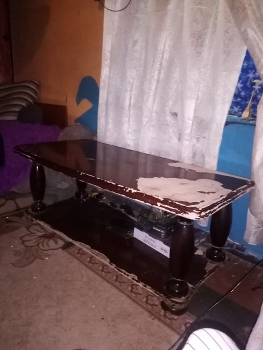 Стол срочно. Не шатается