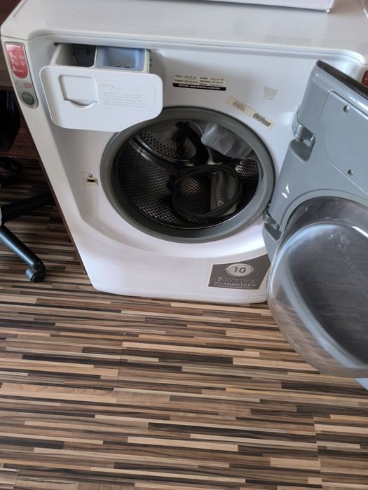 Пералня със сушилня