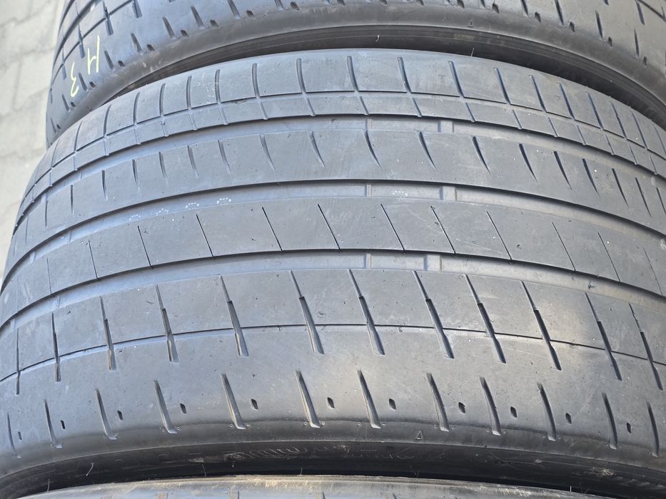 255 40 20 и 295 35 20 Bridgestone