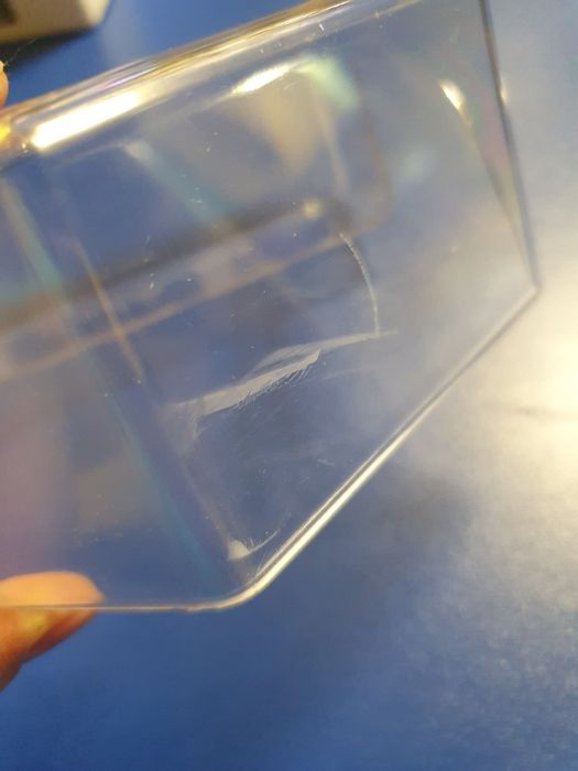 Căsuța transparenta pentru pasari