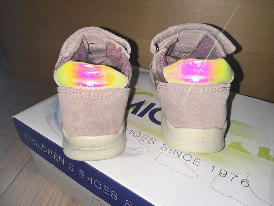 Момичешки обувки Primigi