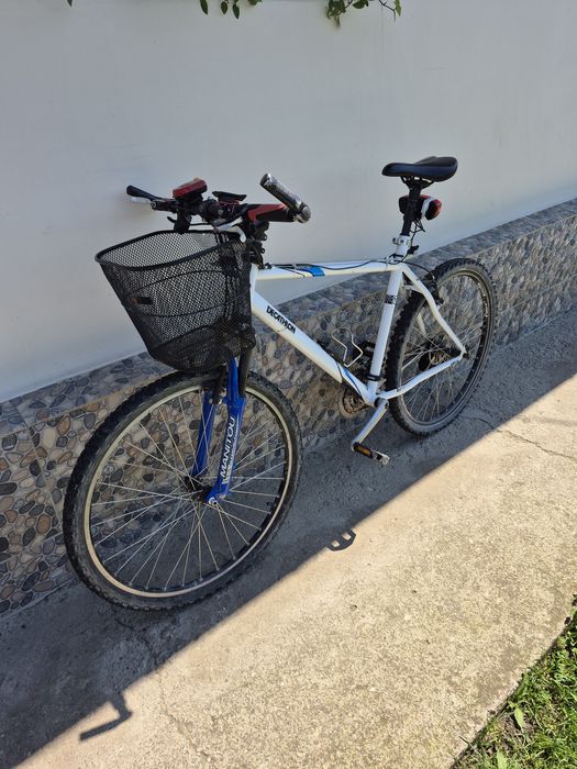 Vand bicicleta in stare buna