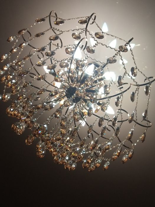 Люстра парадная натуральный хрусталь привозная,цвет карамель