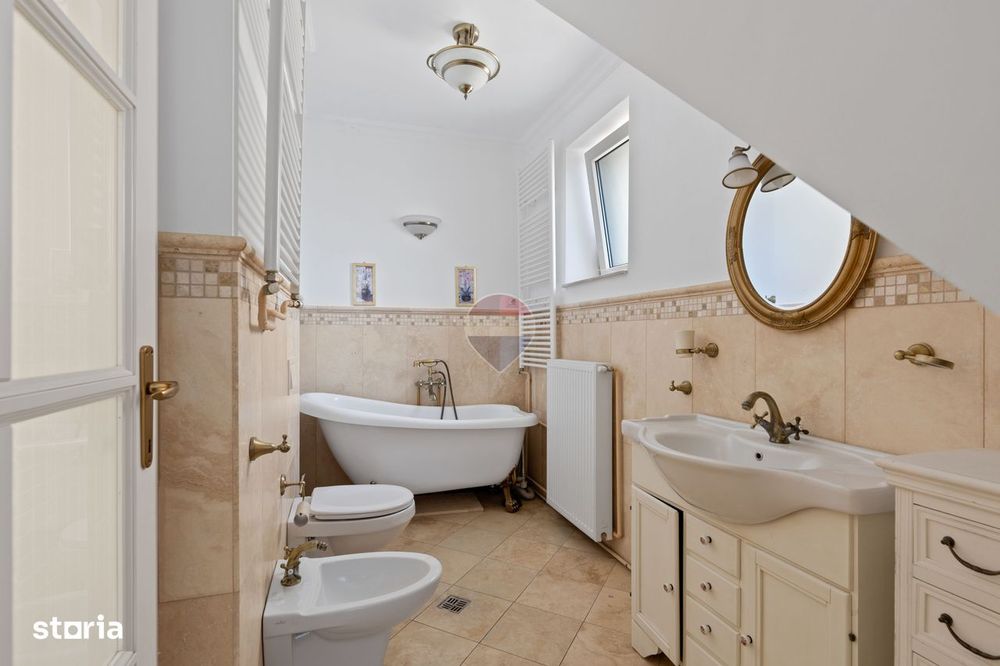 Apartament luxos cu 3 camere de închiriat - Piața Avram Iancu