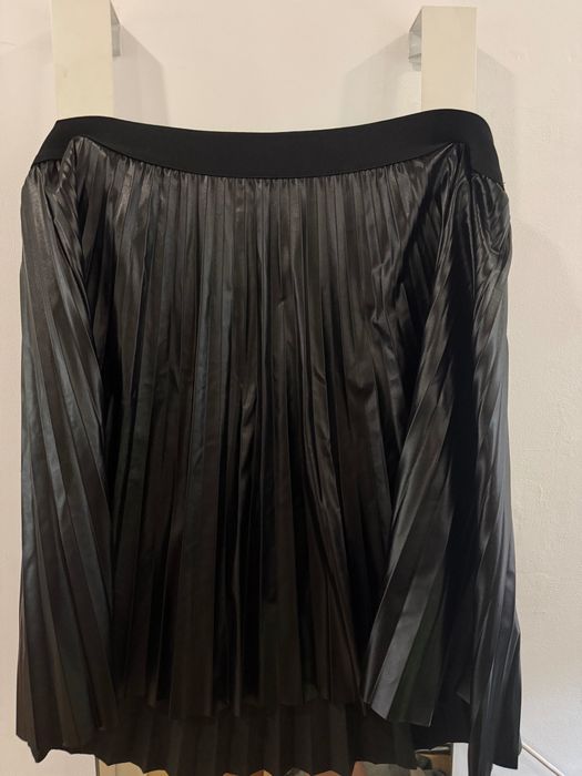 Черна кожена пола