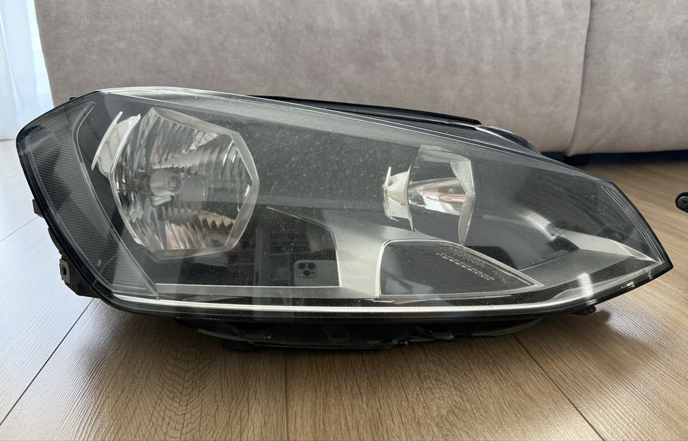 Far stanga dreapta halogen VW Golf 7 2014-2017