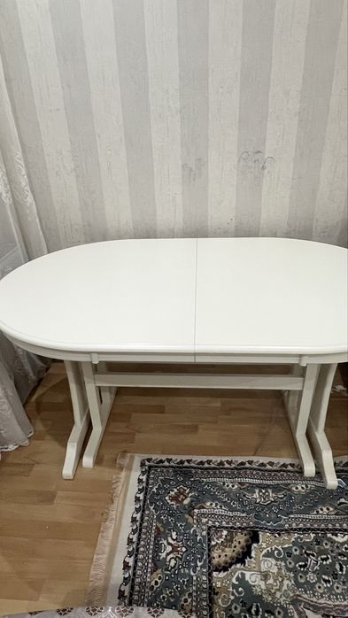 Продам стол стульями