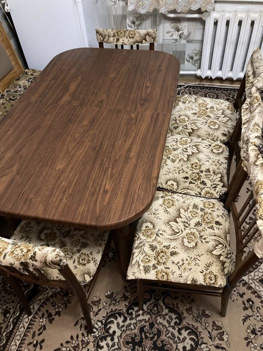 Стол и 5 стульев(дерево)