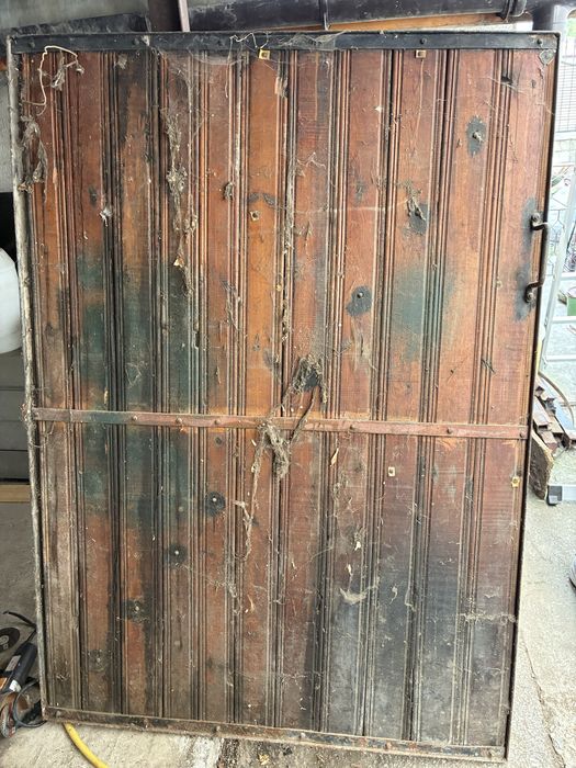 Стари гаражни врати