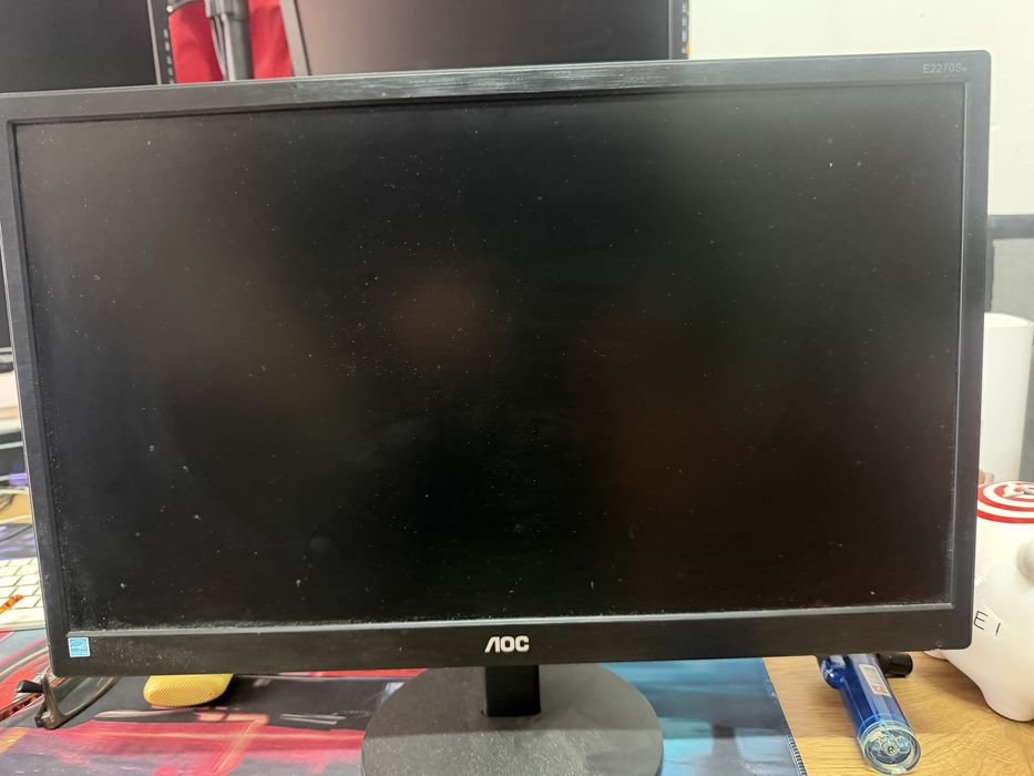 ЛОС Монитор 21.5 работи перфектно x2 единия е продаден