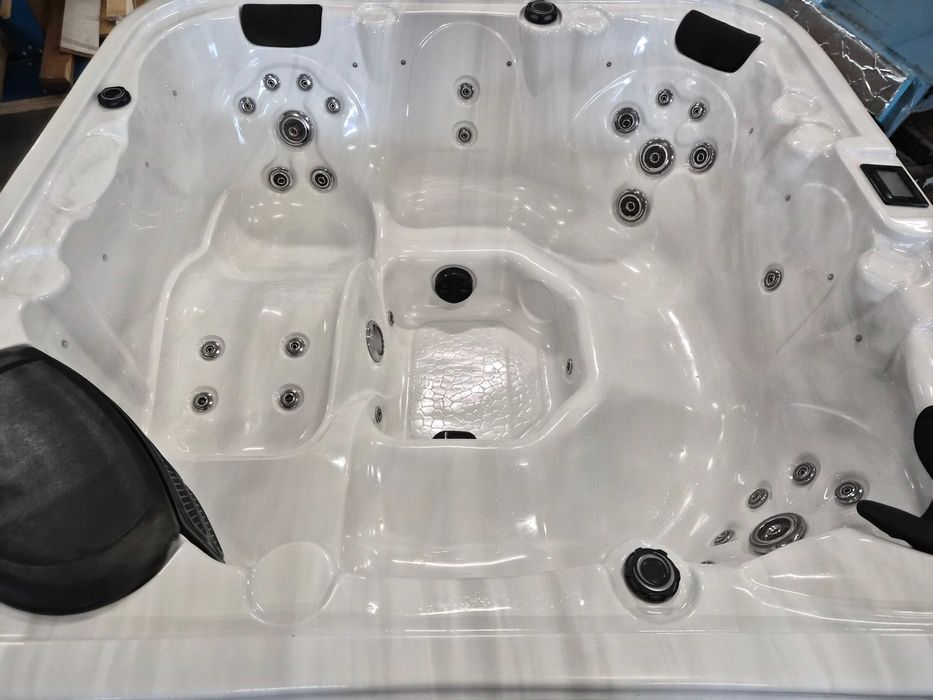 Jacuzzi exterior