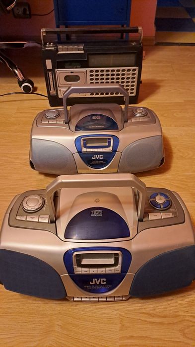 Radio-casetofon GRUNDIG , JVC , SONY