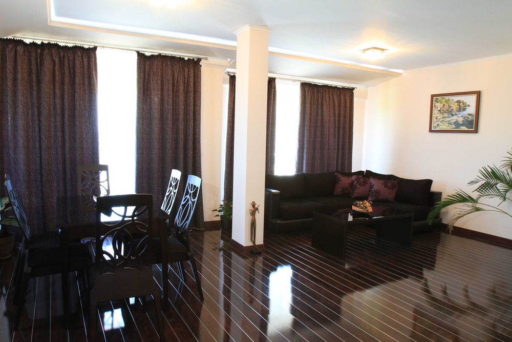 Разкошен пентхаус на първа линия море