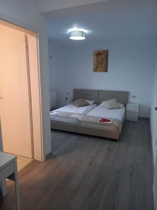 Vand/inchiriez 1/2 duplex ,Ghiroda, proprietar
