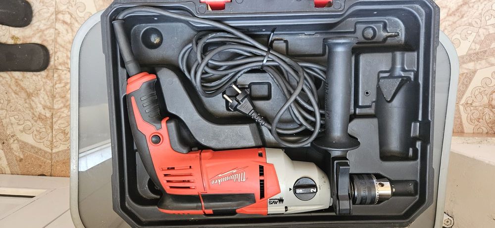 Scula profesionala Milwaukee PD2E 24 R